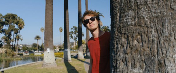 Кадры из фильма Под Сильвер-Лэйк (Under the Silver Lake)