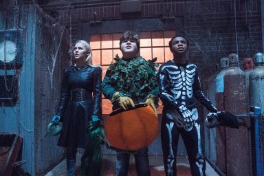 Кадры из фильма Ужастики 2: Беспокойный Хеллоуин (Goosebumps 2: Haunted Halloween) Кадры из фильма Ужастики 2: Беспокойный Хеллоуин (Goosebumps 2: Haunted Halloween)