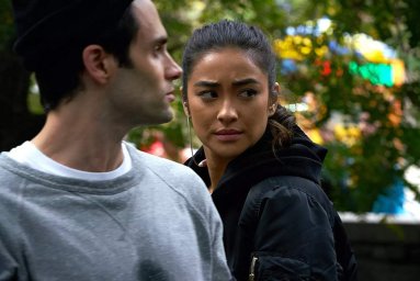 Кадры из сериала Ты (You)