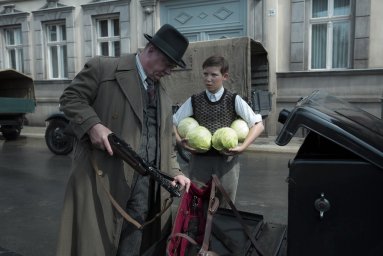 Кадры из сериала Вавилон-Берлин (Babylon Berlin)