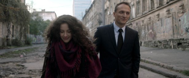 Кадры из фильма Слоны могут играть в футбол