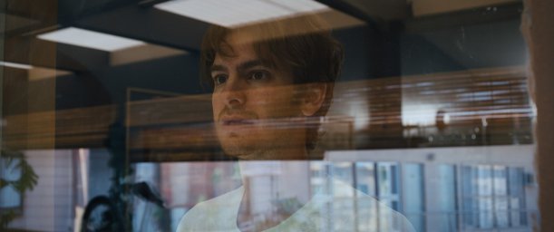 Кадры из фильма Под Сильвер-Лэйк (Under the Silver Lake)