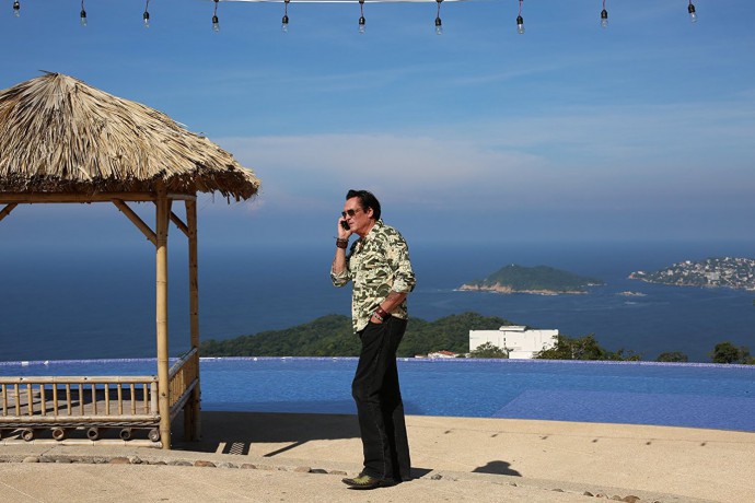 Кадры из фильма Добро пожаловать в Акапулько (Welcome to Acapulco)