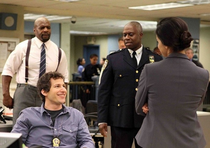 NBC «Бруклин 9-9» продлил сериал на восьмой сезон